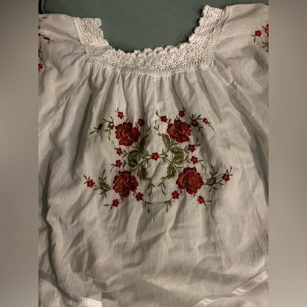 Authentic Made In Greece Embroidered White Lace Cotton Woman’s Shirt (Size -1) - Picture 2 of 4